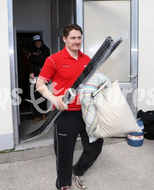 Eishockey. Bundesliga. KAC. Abfahrt mit dem KAC Bus nach Linz. David Schuller. Klagenfurt, 21.3.2013.
Foto: Kuess
---
pressefotos, pressefotografie, kuess, qs, qspictures, sport, bild, bilder, bilddatenbank