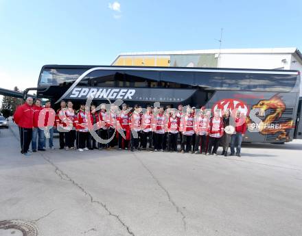 Eishockey. Bundesliga. KAC. Abfahrt mit dem KAC Bus nach Linz. Klagenfurt, 21.3.2013.
Foto: Kuess
---
pressefotos, pressefotografie, kuess, qs, qspictures, sport, bild, bilder, bilddatenbank