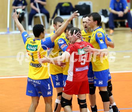 Volleyball. AVL-Halbfinale. SK Aich/Dob gegen Amstetten. Jubel (Aich/Dob). Bleiburg, 23.3.2013.
Foto: Kuess
---
pressefotos, pressefotografie, kuess, qs, qspictures, sport, bild, bilder, bilddatenbank