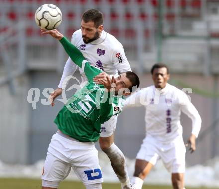 Fussball Regionalliga. SK Austria Klagenfurt gegen SV Wallern. Oliver Pusztai, (Austria Klagenfurt), Darijo Pecirep (Wallern). Klagenfurt, 23.3.2013.
Foto: Kuess
---
pressefotos, pressefotografie, kuess, qs, qspictures, sport, bild, bilder, bilddatenbank