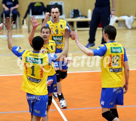 Volleyball. AVL-Halbfinale. SK Aich/Dob gegen Amstetten. Jubel (Aich/Dob). Bleiburg, 23.3.2013.
Foto: Kuess
---
pressefotos, pressefotografie, kuess, qs, qspictures, sport, bild, bilder, bilddatenbank