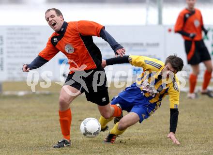 Fussball Unterliga Ost. Liebenfels gegen SPG SV Magdalensberg/Eberndorfer AC. Branko Puljic,  (Liebenfels), Primoz Urlep (Magdalensberg/Eberndorf). Liebenfels, 24.3.2013.
Foto: Kuess
---
pressefotos, pressefotografie, kuess, qs, qspictures, sport, bild, bilder, bilddatenbank