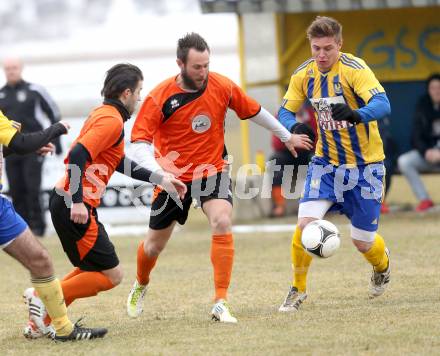 Fussball Unterliga Ost. Liebenfels gegen SPG SV Magdalensberg/Eberndorfer AC. Sebastian Schmid, (Liebenfels),  Florian Oberrisser, Admir Adilovic (Magdalensberg/Eberndorf). Liebenfels, 24.3.2013.
Foto: Kuess
---
pressefotos, pressefotografie, kuess, qs, qspictures, sport, bild, bilder, bilddatenbank