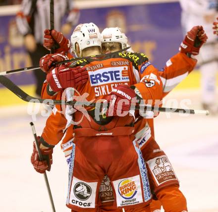 EBEL. Eishockey Bundesliga. EC KAC gegen EHC Liwest Black Wings Linz.  Torjubel Mike Siklenka, Florian Iberer (KAC). Klagenfurt, am 24.3.2013.
Foto: Kuess 


---
pressefotos, pressefotografie, kuess, qs, qspictures, sport, bild, bilder, bilddatenbank