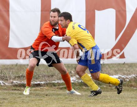 Fussball Unterliga Ost. Liebenfels gegen SPG SV Magdalensberg/Eberndorfer AC. Auron Miloti,  (Liebenfels), Florian Oberrisser (Magdalensberg/Eberndorf). Liebenfels, 24.3.2013.
Foto: Kuess
---
pressefotos, pressefotografie, kuess, qs, qspictures, sport, bild, bilder, bilddatenbank