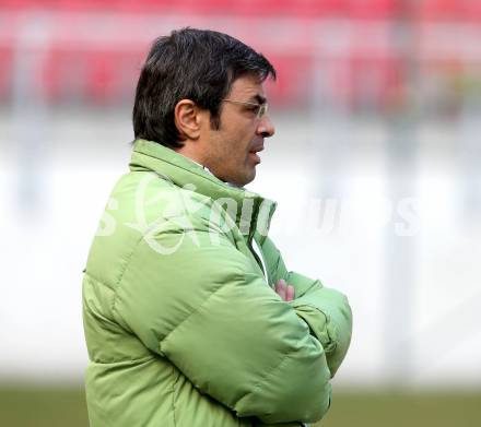 Fussball Regionalliga. SK Austria Klagenfurt gegen SV Wallern. Trainer Harald Gschnaidtner (Wallern). Klagenfurt, 23.3.2013.
Foto: Kuess
---
pressefotos, pressefotografie, kuess, qs, qspictures, sport, bild, bilder, bilddatenbank