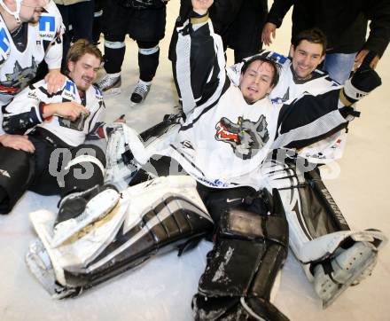 Eishockey NAHL. Finale. Tarco Woelfe Klagenfurt gegen Kapfenberg.  Jubel Manuel Pernutsch, Del Fabro (Tarco). Klagenfurt, 30.3.2013.
Foto: Kuess
---
pressefotos, pressefotografie, kuess, qs, qspictures, sport, bild, bilder, bilddatenbank