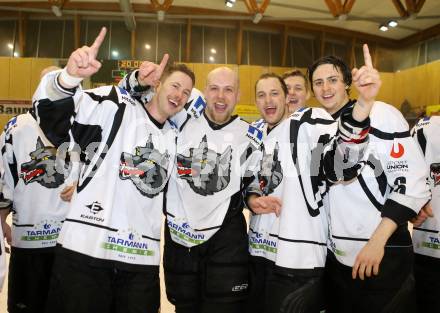 Eishockey NAHL. Finale. Tarco Woelfe Klagenfurt gegen Kapfenberg. Jubel Tarco. Klagenfurt, 30.3.2013.
Foto: Kuess
---
pressefotos, pressefotografie, kuess, qs, qspictures, sport, bild, bilder, bilddatenbank