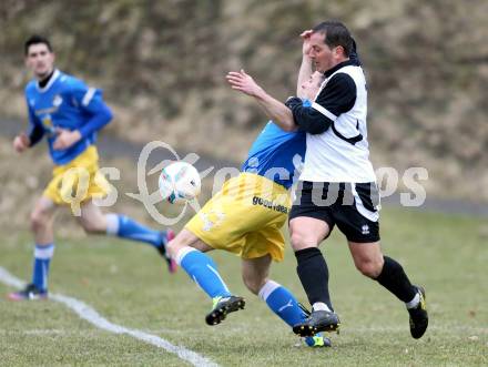 Fussball Kaerntner Liga. Maria Saal gegen Bleiburg. Lucian Florin Orga, (Maria Saal), Robert Pevec  (Bleiburg).
Maria Saal, 30.3.2013.
Foto: Kuess
---
pressefotos, pressefotografie, kuess, qs, qspictures, sport, bild, bilder, bilddatenbank