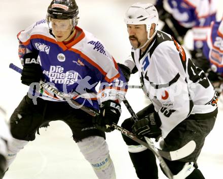 Eishockey NAHL. Finale. Tarco Woelfe Klagenfurt gegen Kapfenberg.  Ryan Foster,  (Tarco), Michael Schmieder (Kapfenberg). Klagenfurt, 30.3.2013.
Foto: Kuess
---
pressefotos, pressefotografie, kuess, qs, qspictures, sport, bild, bilder, bilddatenbank