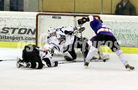 Eishockey NAHL. Finale. Tarco Woelfe Klagenfurt gegen Kapfenberg.  Christoph Ibounig, Manuel Pernutsch,  (Tarco), Gilbert Lehmann (Kapfenberg). Klagenfurt, 30.3.2013.
Foto: Kuess
---
pressefotos, pressefotografie, kuess, qs, qspictures, sport, bild, bilder, bilddatenbank