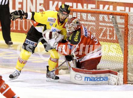 EBEL. Eishockey Bundesliga. EC KAC gegen PC Vienna Capitals.. Rene Swette, (KAC), Raphael Rotter  (Caps). Klagenfurt, am 31.3.2013.
Foto: Kuess 


---
pressefotos, pressefotografie, kuess, qs, qspictures, sport, bild, bilder, bilddatenbank