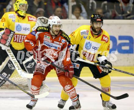 EBEL. Eishockey Bundesliga. EC KAC gegen PC Vienna Capitals.. Tyler Spurgeon,  (KAC), Adrian Veideman (Caps). Klagenfurt, am 31.3.2013.
Foto: Kuess 


---
pressefotos, pressefotografie, kuess, qs, qspictures, sport, bild, bilder, bilddatenbank