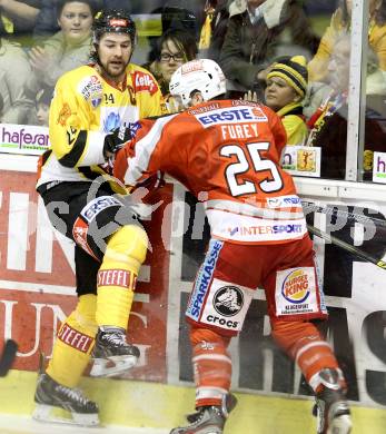 EBEL. Eishockey Bundesliga. EC KAC gegen PC Vienna Capitals.. Kirk Furey,  (KAC), Jonathan Ferland (Caps). Klagenfurt, am 31.3.2013.
Foto: Kuess 


---
pressefotos, pressefotografie, kuess, qs, qspictures, sport, bild, bilder, bilddatenbank