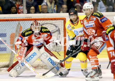 EBEL. Eishockey Bundesliga. EC KAC gegen PC Vienna Capitals.. Rene Swette, Kirk Furey, (KAC), Markus Schlacher  (Caps). Klagenfurt, am 31.3.2013.
Foto: Kuess 


---
pressefotos, pressefotografie, kuess, qs, qspictures, sport, bild, bilder, bilddatenbank