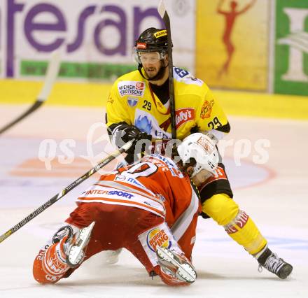 EBEL. Eishockey Bundesliga. EC KAC gegen PC Vienna Capitals.. John Lammers,  (KAC), Sven Klimbacher (Caps). Klagenfurt, am 31.3.2013.
Foto: Kuess 


---
pressefotos, pressefotografie, kuess, qs, qspictures, sport, bild, bilder, bilddatenbank