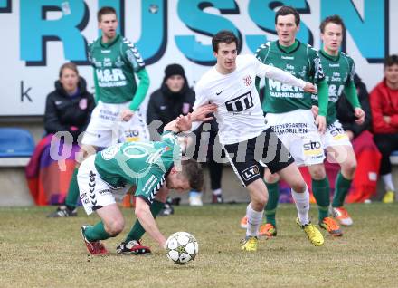 Fussball Regionalliga. Feldkirchen gegen St. Florian. Mathias Regal (Feldkirchen), Florian Krennmayr (St. Florian). Feldkirchen, am 1.4.2013.
Foto: Kuess
---
pressefotos, pressefotografie, kuess, qs, qspictures, sport, bild, bilder, bilddatenbank