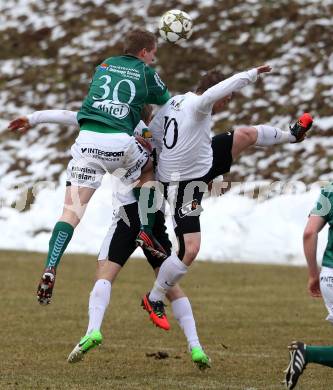 Fussball Regionalliga. Feldkirchen gegen St. Florian. Michael Wernig (Feldkirchen), Thomas Zemann (St. Florian). Feldkirchen, am 1.4.2013.
Foto: Kuess
---
pressefotos, pressefotografie, kuess, qs, qspictures, sport, bild, bilder, bilddatenbank