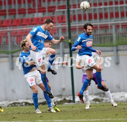 Fussball Regionalliga. SK Austria Klagenfurt gegen VSV. Udo Gasser, Mario Ramusch (VSV). Klagenfurt, 5.4.2013.
Foto: Kuess
---
pressefotos, pressefotografie, kuess, qs, qspictures, sport, bild, bilder, bilddatenbank