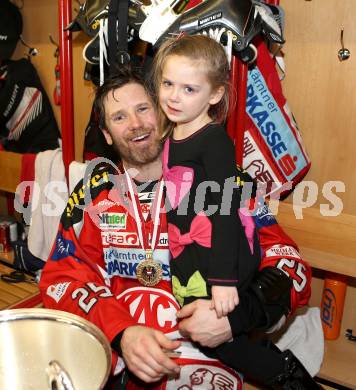 EBEL. Eishockey Bundesliga. EC KAC gegen PC Vienna Capitals.. Meisterjubel Kirk Furey  BrinLeo (Meister KAC). Klagenfurt, am 4.5.2013.
Foto: Kuess 


---
pressefotos, pressefotografie, kuess, qs, qspictures, sport, bild, bilder, bilddatenbank