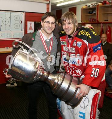 EBEL. Eishockey Bundesliga. EC KAC gegen PC Vienna Capitals.. Meisterjubel Pierre Beaulieu, Rene Swette (Meister KAC). Klagenfurt, am 4.5.2013.
Foto: Kuess 


---
pressefotos, pressefotografie, kuess, qs, qspictures, sport, bild, bilder, bilddatenbank