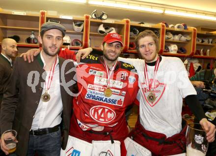 EBEL. Eishockey Bundesliga. EC KAC gegen PC Vienna Capitals.. Meisterjubel Patrick Berr, Andy Chiodo, Rene Swette (Meister KAC). Klagenfurt, am 4.5.2013.
Foto: Kuess 


---
pressefotos, pressefotografie, kuess, qs, qspictures, sport, bild, bilder, bilddatenbank