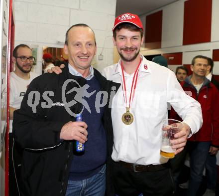 EBEL. Eishockey Bundesliga. EC KAC gegen PC Vienna Capitals.. Meisterjubel Dr. Roman Schellander, Paul Schellander (Meister KAC). Klagenfurt, am 4.5.2013.
Foto: Kuess 


---
pressefotos, pressefotografie, kuess, qs, qspictures, sport, bild, bilder, bilddatenbank