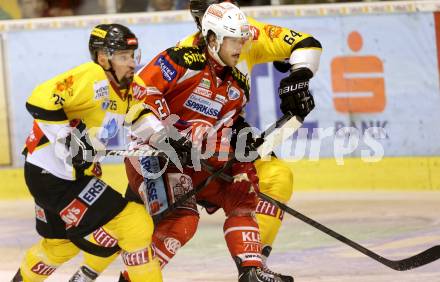 EBEL. Eishockey Bundesliga. EC KAC gegen PC Vienna Capitals.. Thomas Hundertpfund,  (KAC), Benoit Gratton (Caps). Klagenfurt, am 4.5.2013.
Foto: Kuess 


---
pressefotos, pressefotografie, kuess, qs, qspictures, sport, bild, bilder, bilddatenbank