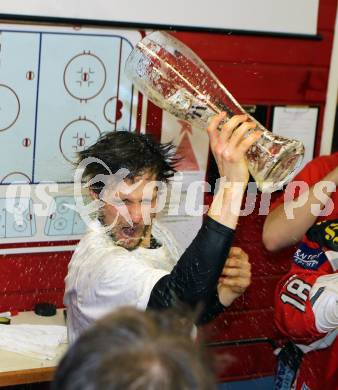 EBEL. Eishockey Bundesliga. EC KAC gegen PC Vienna Capitals.. Meisterjubel Raphael Herburger (Meister KAC). Klagenfurt, am 4.5.2013.
Foto: Kuess 


---
pressefotos, pressefotografie, kuess, qs, qspictures, sport, bild, bilder, bilddatenbank