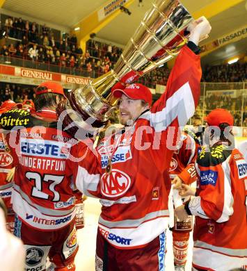 EBEL. Eishockey Bundesliga. EC KAC gegen PC Vienna Capitals.. Meisterjubel Jamie Lundmark (Meister KAC). Klagenfurt, am 4.5.2013.
Foto: Kuess 


---
pressefotos, pressefotografie, kuess, qs, qspictures, sport, bild, bilder, bilddatenbank