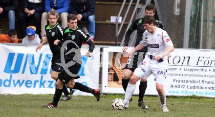 Fussball Regionalliga. SAK gegen Pasching. Darjan Aleksic (SAK), Marco Perchtold, Ivan Kovacec (Pasching). Klagenfurt, am 6.4.2013.
Foto: Kuess
---
pressefotos, pressefotografie, kuess, qs, qspictures, sport, bild, bilder, bilddatenbank