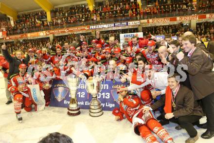 EBEL. Eishockey Bundesliga. EC KAC gegen PC Vienna Capitals.. Meisterjubel Mannschaftsfoto (Meister KAC). Klagenfurt, am 4.5.2013.
Foto: Kuess 


---
pressefotos, pressefotografie, kuess, qs, qspictures, sport, bild, bilder, bilddatenbank