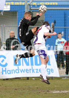 Fussball Regionalliga. SAK gegen Pasching. Lausegger Patrick (SAK),  Grasegger Martin (Pasching). Klagenfurt, am 6.4.2013.
Foto: Kuess
---
pressefotos, pressefotografie, kuess, qs, qspictures, sport, bild, bilder, bilddatenbank