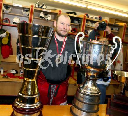 EBEL. Eishockey Bundesliga. EC KAC gegen PC Vienna Capitals.. Meisterjubel Mike Siklenka (Meister KAC). Klagenfurt, am 4.5.2013.
Foto: Kuess 


---
pressefotos, pressefotografie, kuess, qs, qspictures, sport, bild, bilder, bilddatenbank