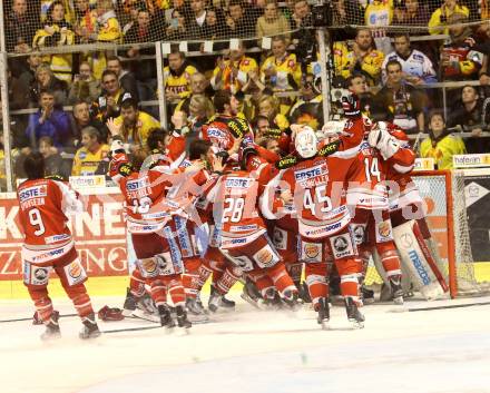 EBEL. Eishockey Bundesliga. EC KAC gegen PC Vienna Capitals.. Meisterjubel  (KAC). Klagenfurt, am 4.5.2013.
Foto: Kuess 


---
pressefotos, pressefotografie, kuess, qs, qspictures, sport, bild, bilder, bilddatenbank