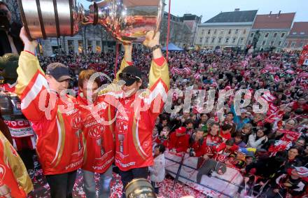 EBEL. Eishockey Bundesliga. EC KAC. Meisterfeier. Jamie Lundmark, Thomas Koch, John Lammers. Klagenfurt, am 8.4.2013.
Foto: Kuess 


---
pressefotos, pressefotografie, kuess, qs, qspictures, sport, bild, bilder, bilddatenbank