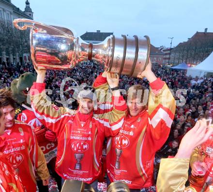 EBEL. Eishockey Bundesliga. EC KAC. Meisterfeier. Raphael Herburger, Rene Swette. Klagenfurt, am 8.4.2013.
Foto: Kuess 


---
pressefotos, pressefotografie, kuess, qs, qspictures, sport, bild, bilder, bilddatenbank