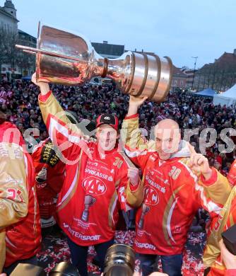 EBEL. Eishockey Bundesliga. EC KAC. Meisterfeier. Dieter Kalt, Christer Olsson. Klagenfurt, am 8.4.2013.
Foto: Kuess 


---
pressefotos, pressefotografie, kuess, qs, qspictures, sport, bild, bilder, bilddatenbank