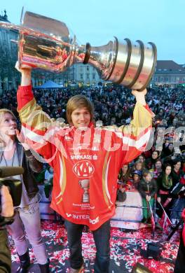 EBEL. Eishockey Bundesliga. EC KAC. Meisterfeier. Rene Swette. Klagenfurt, am 8.4.2013.
Foto: Kuess 


---
pressefotos, pressefotografie, kuess, qs, qspictures, sport, bild, bilder, bilddatenbank