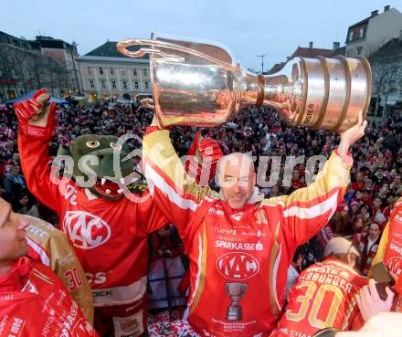 EBEL. Eishockey Bundesliga. EC KAC. Meisterfeier. Lindi, Christer Olsson. Klagenfurt, am 8.4.2013.
Foto: Kuess 


---
pressefotos, pressefotografie, kuess, qs, qspictures, sport, bild, bilder, bilddatenbank