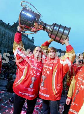 EBEL. Eishockey Bundesliga. EC KAC. Meisterfeier. Andy Chiodo, Rene Swette. Klagenfurt, am 8.4.2013.
Foto: Kuess 


---
pressefotos, pressefotografie, kuess, qs, qspictures, sport, bild, bilder, bilddatenbank