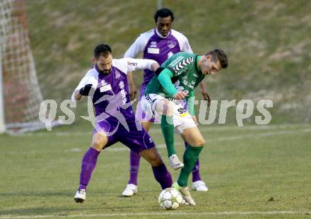 Fussball Regionalliga. Feldkirchen gegen SK Austria Klagenfurt. Michel Micossi, (Feldkirchen), Oliver Pusztai, Eric Akoto (Austria Klagenfurt). Feldkirchen, 9.4.2013.
Foto: Kuess
---
pressefotos, pressefotografie, kuess, qs, qspictures, sport, bild, bilder, bilddatenbank