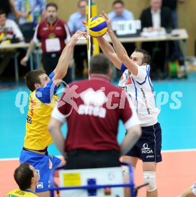 Volleyball. AVL Finalspiel. Aich/Dob gegen Hypo Tirol. HRUSKA Michal  (Aich/Dob), Robert Koch (Tirol). Bleiburg, 10.4.2013.
Foto: Kuess

---
pressefotos, pressefotografie, kuess, qs, qspictures, sport, bild, bilder, bilddatenbank