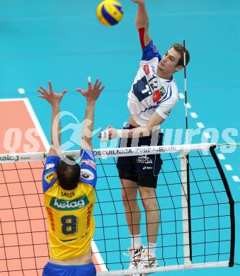 Volleyball. AVL Finalspiel. Aich/Dob gegen Hypo Tirol. Satler Rok (Aich/Dob), Alexander Berger (Tirol). Bleiburg, 10.4.2013.
Foto: Kuess

---
pressefotos, pressefotografie, kuess, qs, qspictures, sport, bild, bilder, bilddatenbank