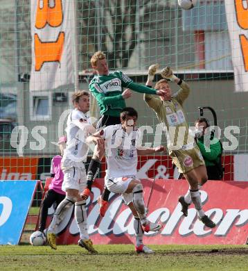 Fussball. Bundesliga. RZ Pellets WAC gegen SV Josko Ried.  Michael Sollbauer, Mihret Topcagic, Christian Dobnik,   (WAC), Thomas Reifeltshammer (Ried). Wolfsberg, 13.4.2013.
Foto: Kuess

---
pressefotos, pressefotografie, kuess, qs, qspictures, sport, bild, bilder, bilddatenbank