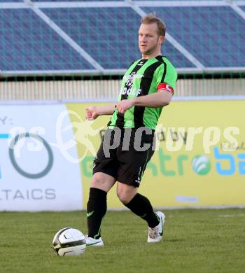 Fussball Kaerntner Liga. St. Veit gegen Voelkermarkt.  Bernd Harry Spitzer (Voelkermarkt). St. Veit, am 13.4.2013.
Foto: Kuess
---
pressefotos, pressefotografie, kuess, qs, qspictures, sport, bild, bilder, bilddatenbank