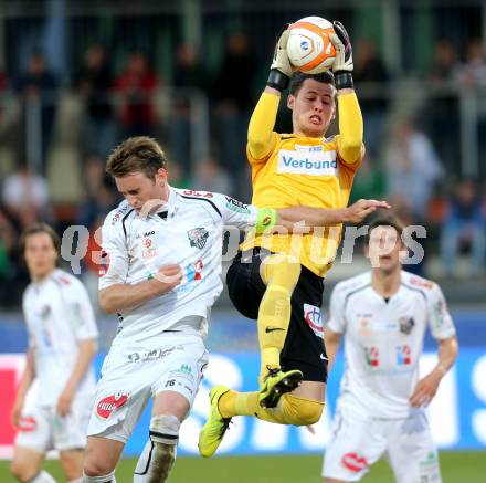 Fussball. Bundesliga. RZ Pellets WAC gegen Austria Wien.   Michael Sollbauer,  (WAC), Heinz Lindner (Austria Wien). Wolfsberg, 17.4.2013.
Foto: Kuess

---
pressefotos, pressefotografie, kuess, qs, qspictures, sport, bild, bilder, bilddatenbank