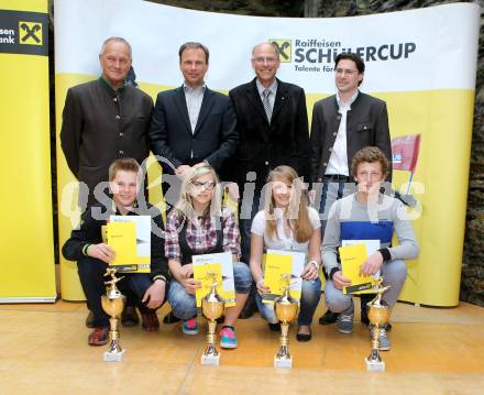 Schi Alpin. Siegerehrung Raiffeisen Schuelercup.  Friedrich Oschmautz,  Peter Gauper, Raimund Berger, Felix Hacker, Jennifer Starc, Melissa Poecher, Sebastian Walder. Glanegg, am 19.4.2013.
Foto: Kuess
---
pressefotos, pressefotografie, kuess, qs, qspictures, sport, bild, bilder, bilddatenbank