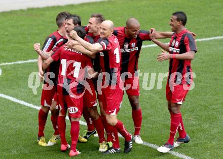 Fussball Regionalliga. SK Austria Klagenfurt gegen LASK. Torjubel LASK. Klagenfurt, 20.4.2013.
Foto: Kuess
---
pressefotos, pressefotografie, kuess, qs, qspictures, sport, bild, bilder, bilddatenbank