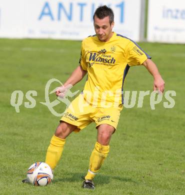 Fussball Unterliga Ost. ASV gegen Wernberg. Philipp Weissenberger (ASV). Annabichl, am 21.4.2013.
Foto: Kuess
---
pressefotos, pressefotografie, kuess, qs, qspictures, sport, bild, bilder, bilddatenbank